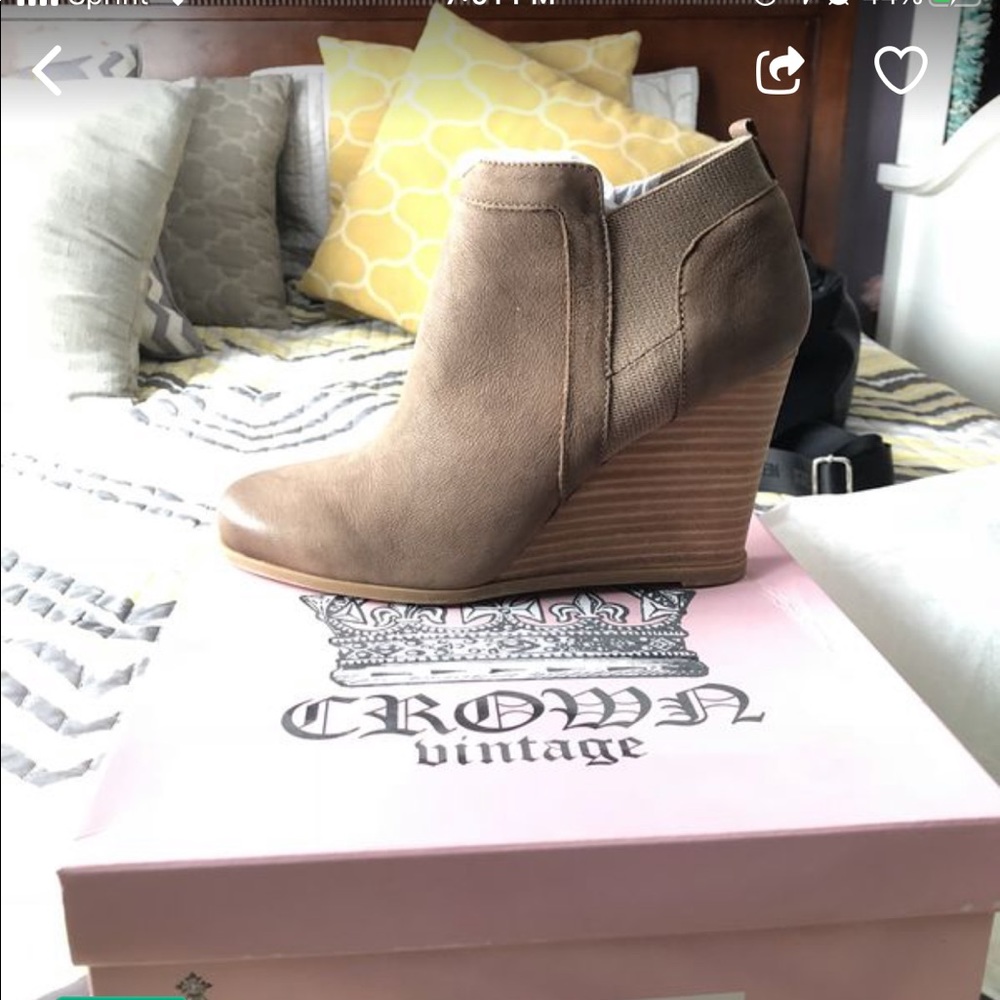 Ankle boots